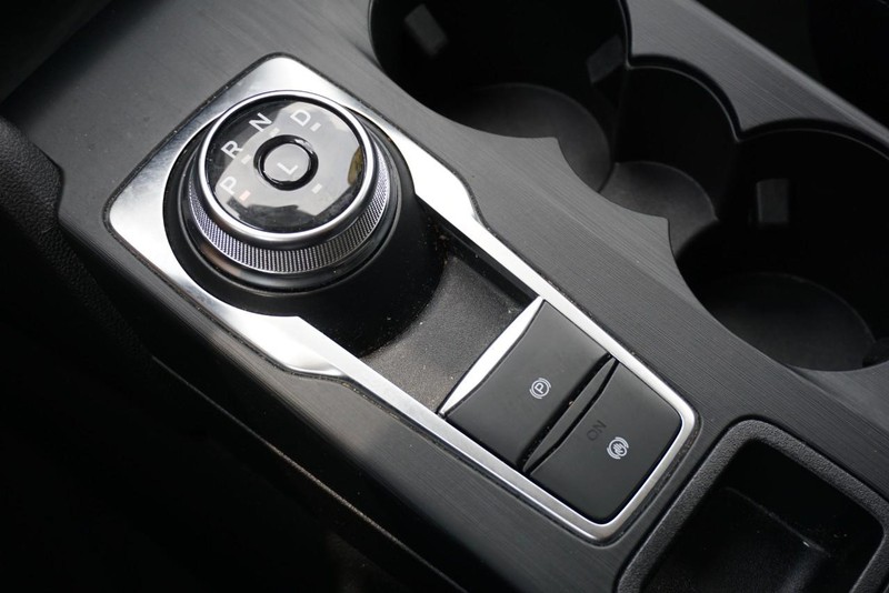 Ford Escape Vehicle Full-screen Gallery Image 44
