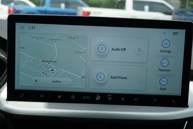 Ford Escape Vehicle Full-screen Gallery Image 45
