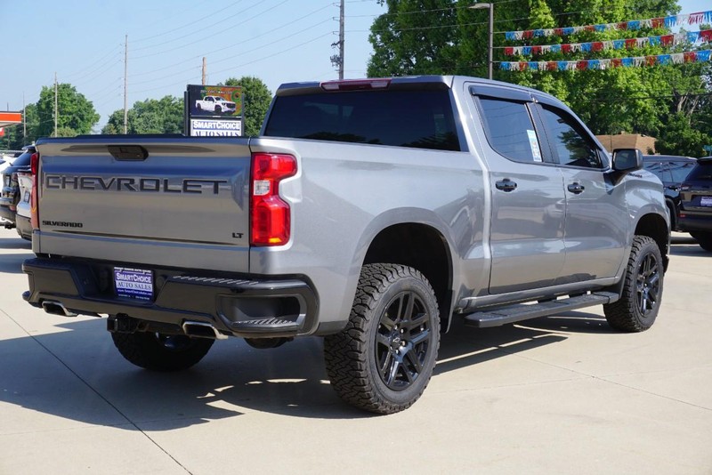 Chevrolet Silverado 1500 Vehicle Full-screen Gallery Image 03