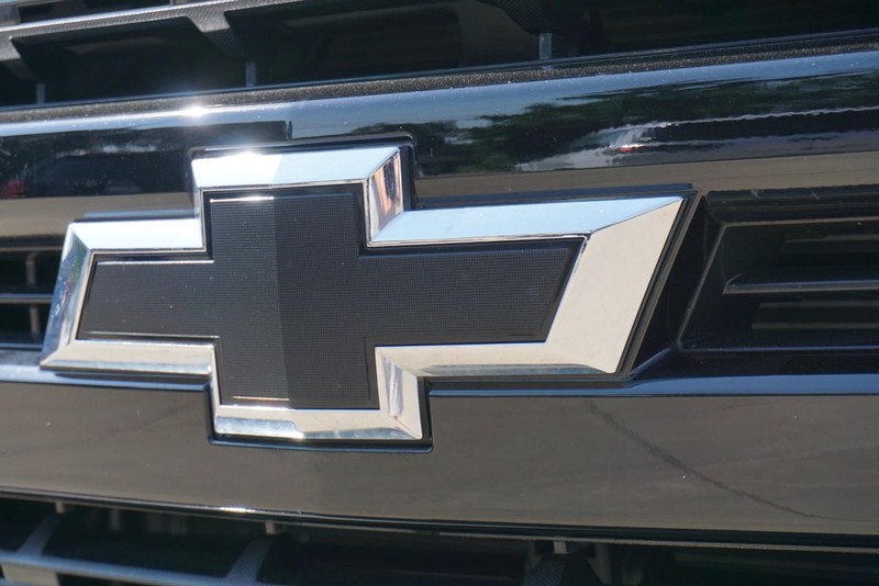 Chevrolet Silverado 1500 Vehicle Full-screen Gallery Image 12