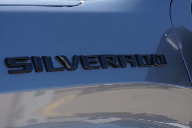 Chevrolet Silverado 1500 Vehicle Full-screen Gallery Image 14