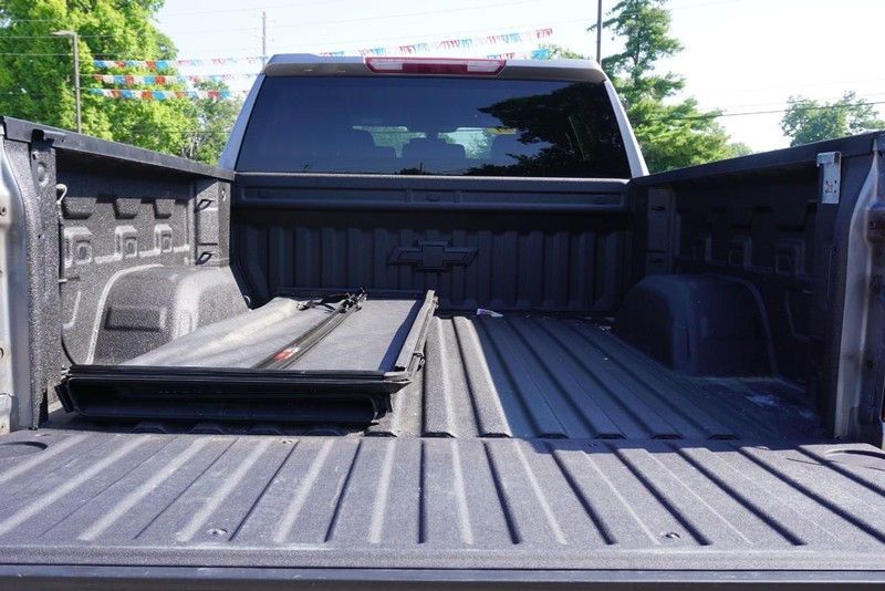 Chevrolet Silverado 1500 Vehicle Full-screen Gallery Image 26