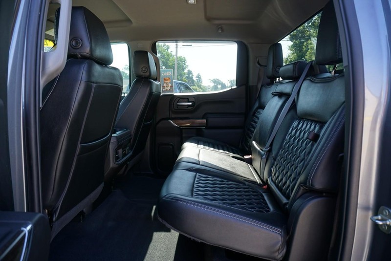 Chevrolet Silverado 1500 Vehicle Full-screen Gallery Image 30