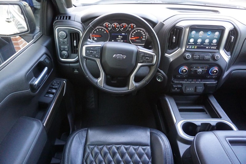 Chevrolet Silverado 1500 Vehicle Full-screen Gallery Image 40
