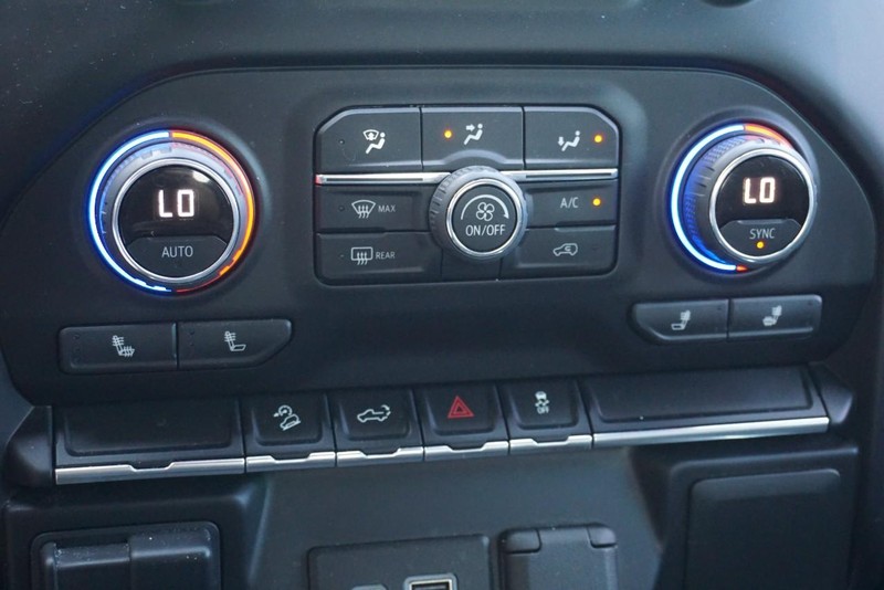 Chevrolet Silverado 1500 Vehicle Full-screen Gallery Image 46