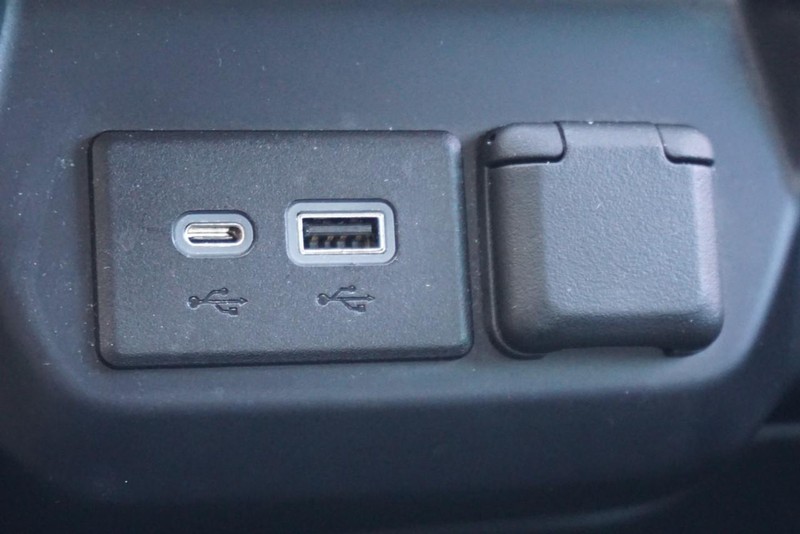 Chevrolet Silverado 1500 Vehicle Full-screen Gallery Image 48
