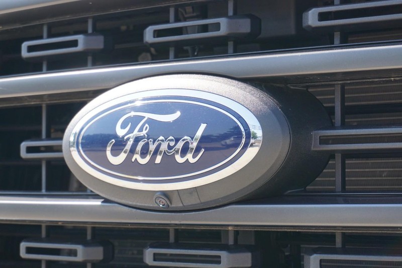 Ford F-150 Vehicle Full-screen Gallery Image 11