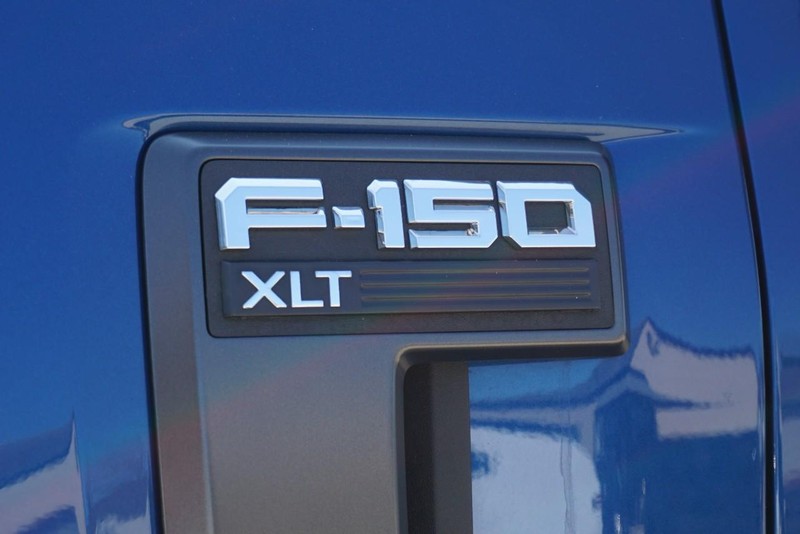 Ford F-150 Vehicle Full-screen Gallery Image 12