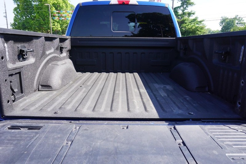 Ford F-150 Vehicle Full-screen Gallery Image 23