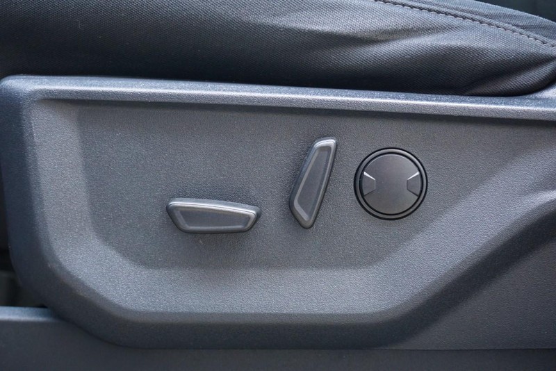 Ford F-150 Vehicle Full-screen Gallery Image 27