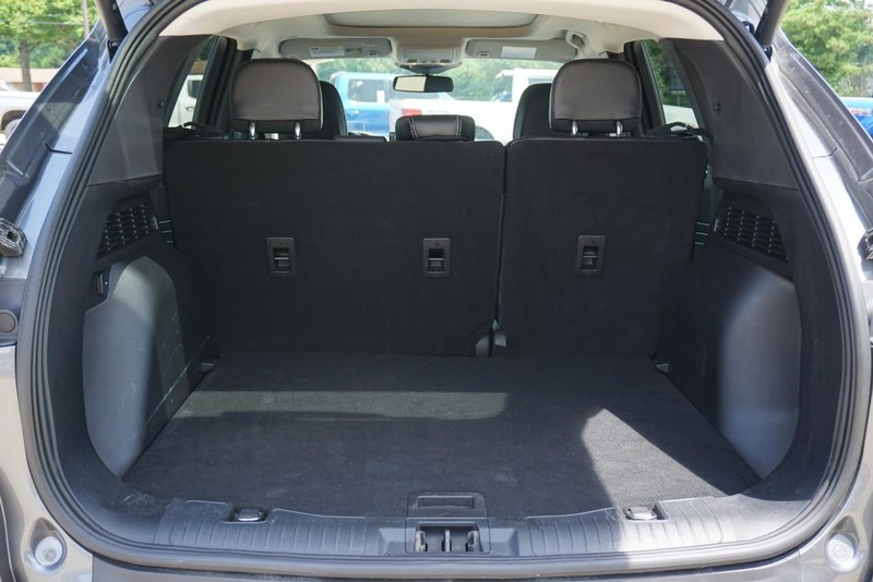 Ford Escape Vehicle Full-screen Gallery Image 20