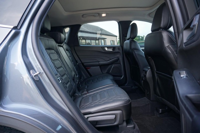 Ford Escape Vehicle Full-screen Gallery Image 26