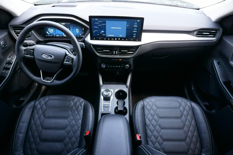 Ford Escape Vehicle Full-screen Gallery Image 31