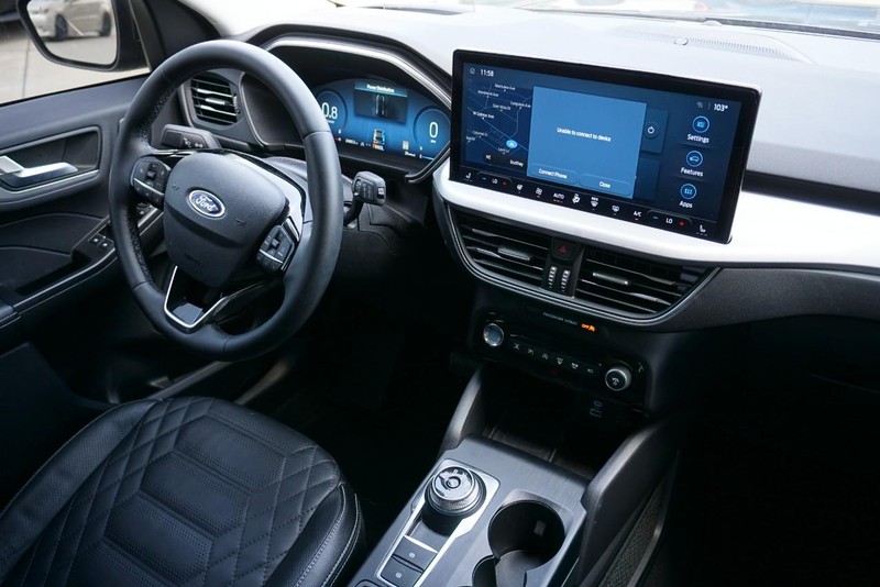 Ford Escape Vehicle Full-screen Gallery Image 34