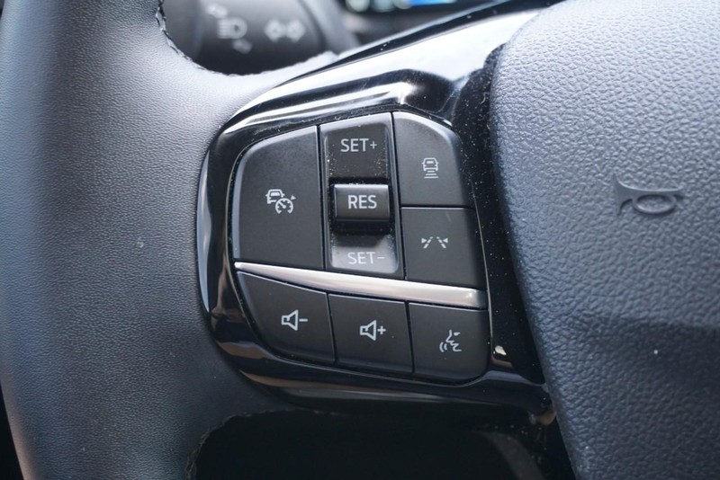 Ford Escape Vehicle Full-screen Gallery Image 37