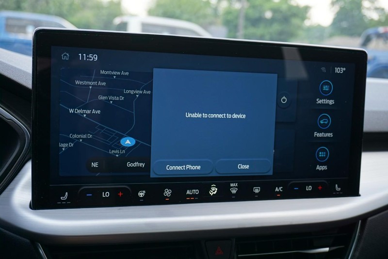 Ford Escape Vehicle Full-screen Gallery Image 41