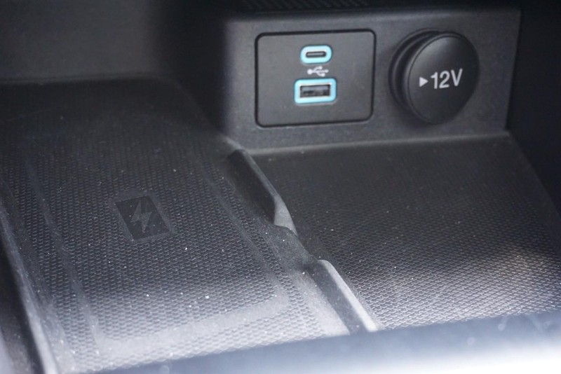 Ford Escape Vehicle Full-screen Gallery Image 43