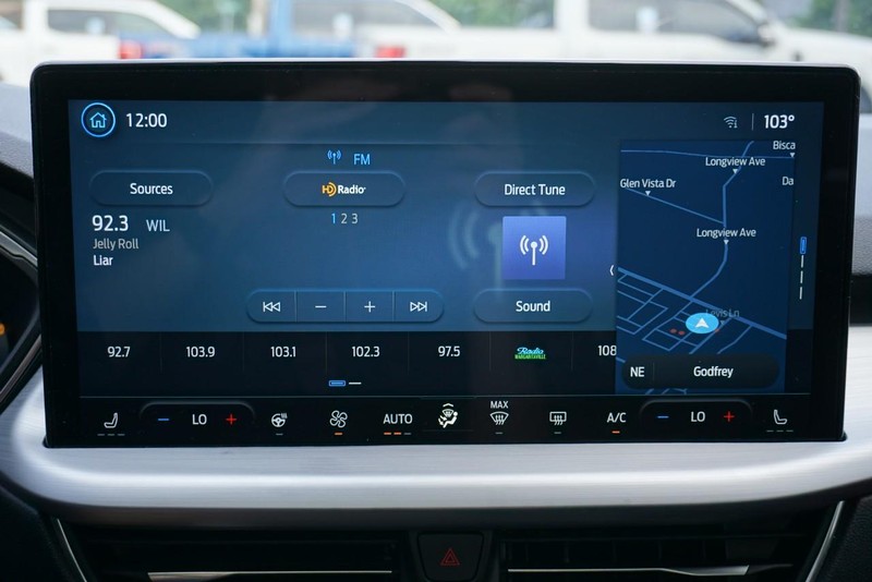 Ford Escape Vehicle Full-screen Gallery Image 47