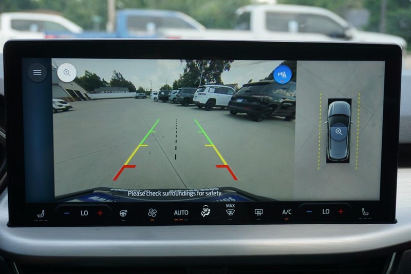 Ford Escape Vehicle Full-screen Gallery Image 51