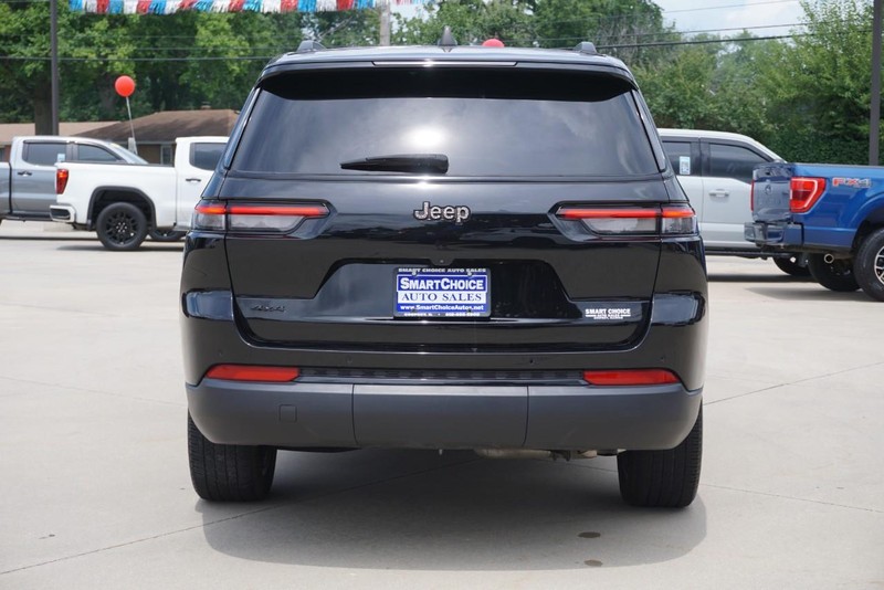 Jeep Grand Cherokee L Vehicle Full-screen Gallery Image 04