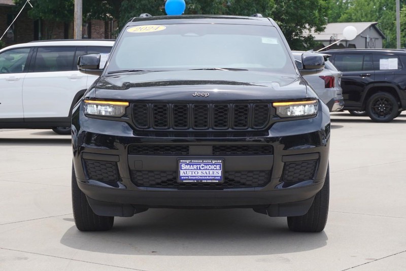 Jeep Grand Cherokee L Vehicle Full-screen Gallery Image 08