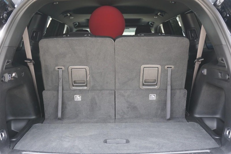 Jeep Grand Cherokee L Vehicle Full-screen Gallery Image 20