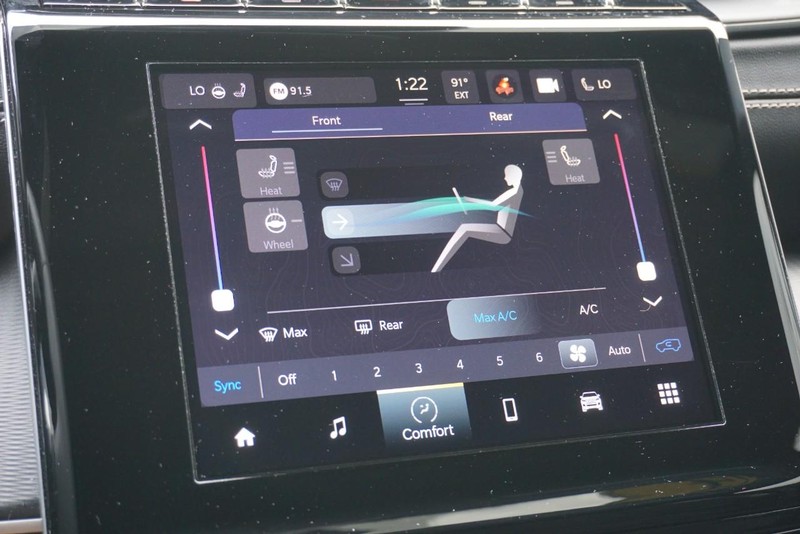 Jeep Grand Cherokee L Vehicle Full-screen Gallery Image 43
