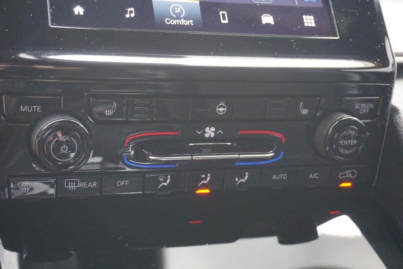Jeep Grand Cherokee L Vehicle Full-screen Gallery Image 44
