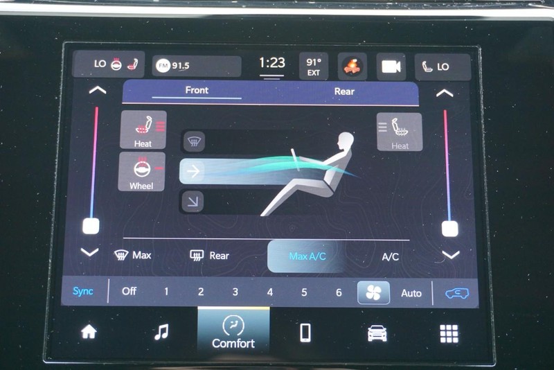 Jeep Grand Cherokee L Vehicle Full-screen Gallery Image 46