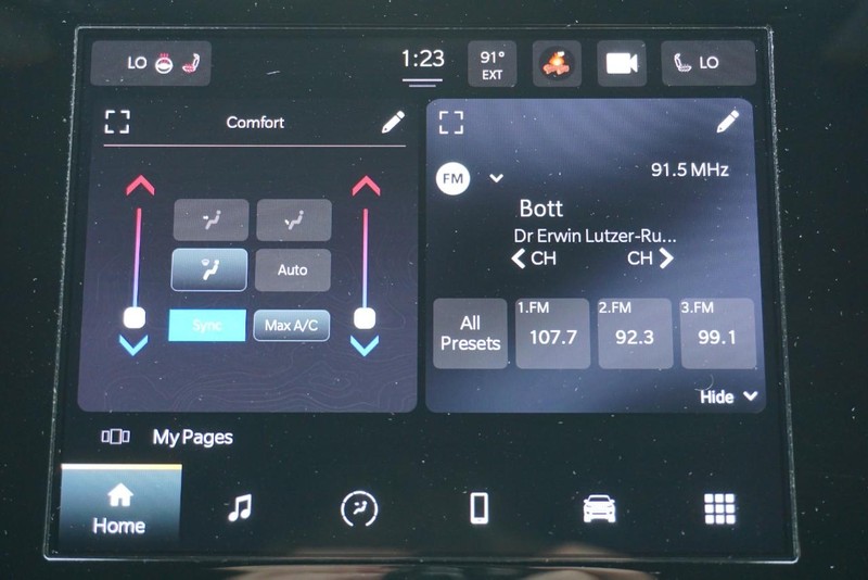Jeep Grand Cherokee L Vehicle Full-screen Gallery Image 47