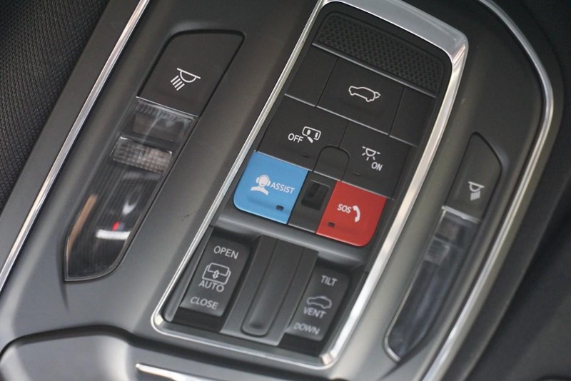 Jeep Grand Cherokee L Vehicle Full-screen Gallery Image 52