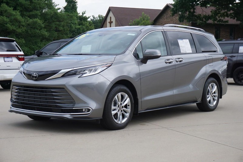 Toyota Sienna Vehicle Full-screen Gallery Image 07