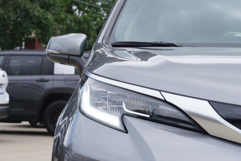 Toyota Sienna Vehicle Full-screen Gallery Image 09