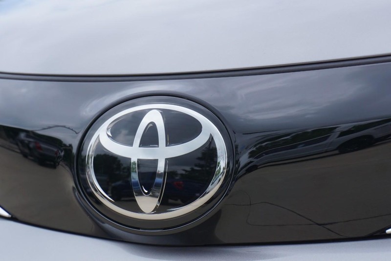 Toyota Sienna Vehicle Full-screen Gallery Image 11