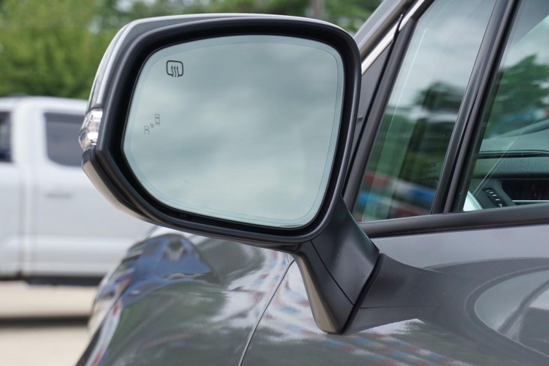 Toyota Sienna Vehicle Full-screen Gallery Image 15