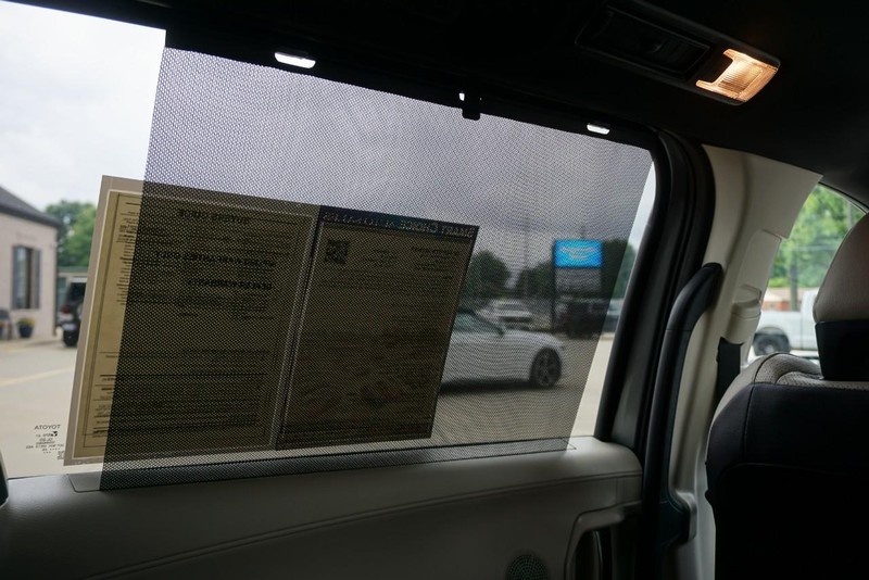 Toyota Sienna Vehicle Full-screen Gallery Image 43