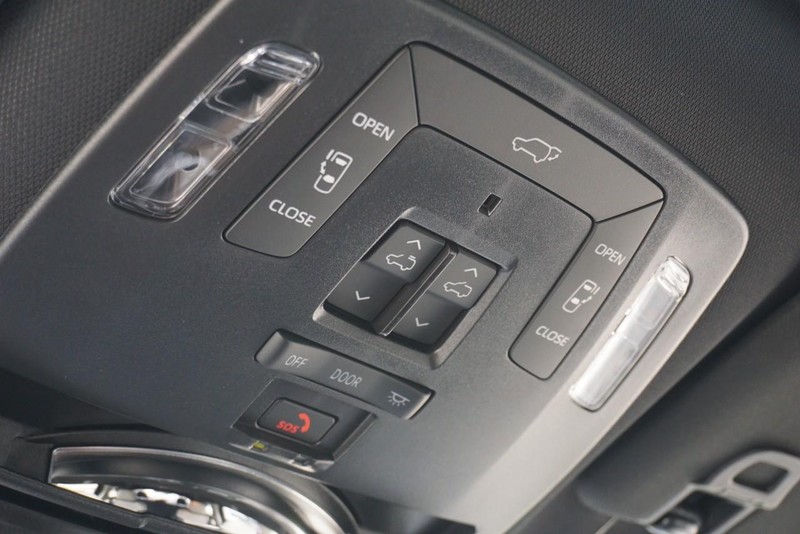 Toyota Sienna Vehicle Full-screen Gallery Image 63