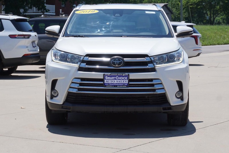 Toyota Highlander Vehicle Full-screen Gallery Image 08