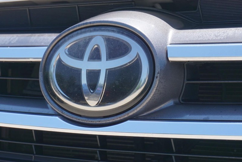 Toyota Highlander Vehicle Full-screen Gallery Image 11
