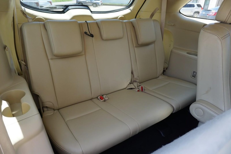 Toyota Highlander Vehicle Full-screen Gallery Image 31