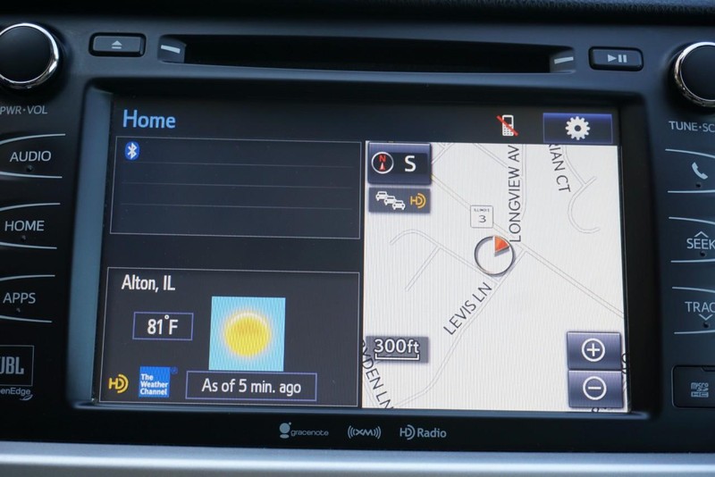 Toyota Highlander Vehicle Full-screen Gallery Image 51