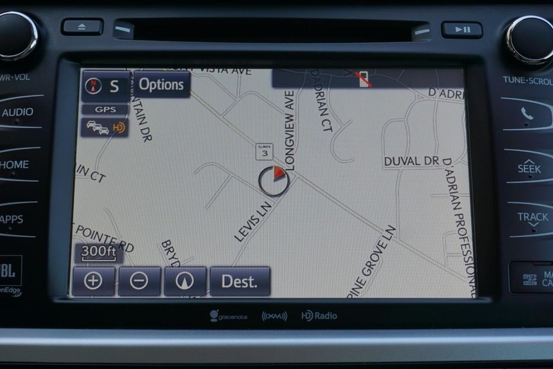 Toyota Highlander Vehicle Full-screen Gallery Image 53