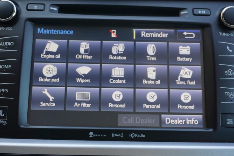 Toyota Highlander Vehicle Full-screen Gallery Image 55