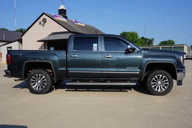 GMC Sierra 1500 Vehicle Full-screen Gallery Image 02