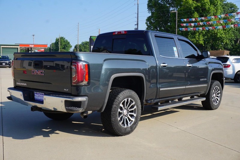GMC Sierra 1500 Vehicle Full-screen Gallery Image 03