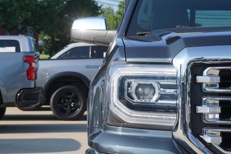 GMC Sierra 1500 Vehicle Full-screen Gallery Image 09