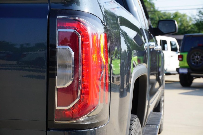 GMC Sierra 1500 Vehicle Full-screen Gallery Image 20