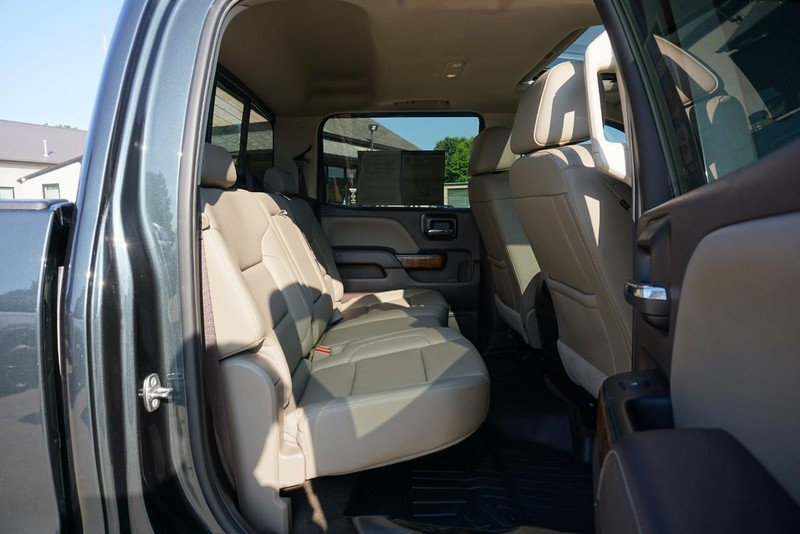 GMC Sierra 1500 Vehicle Full-screen Gallery Image 28