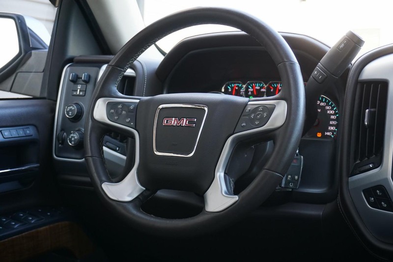 GMC Sierra 1500 Vehicle Full-screen Gallery Image 34