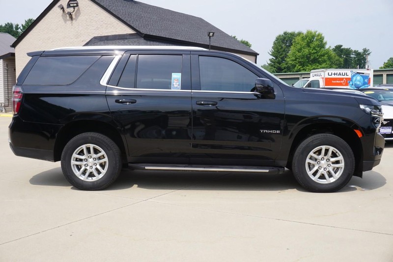 Chevrolet Tahoe Vehicle Full-screen Gallery Image 02
